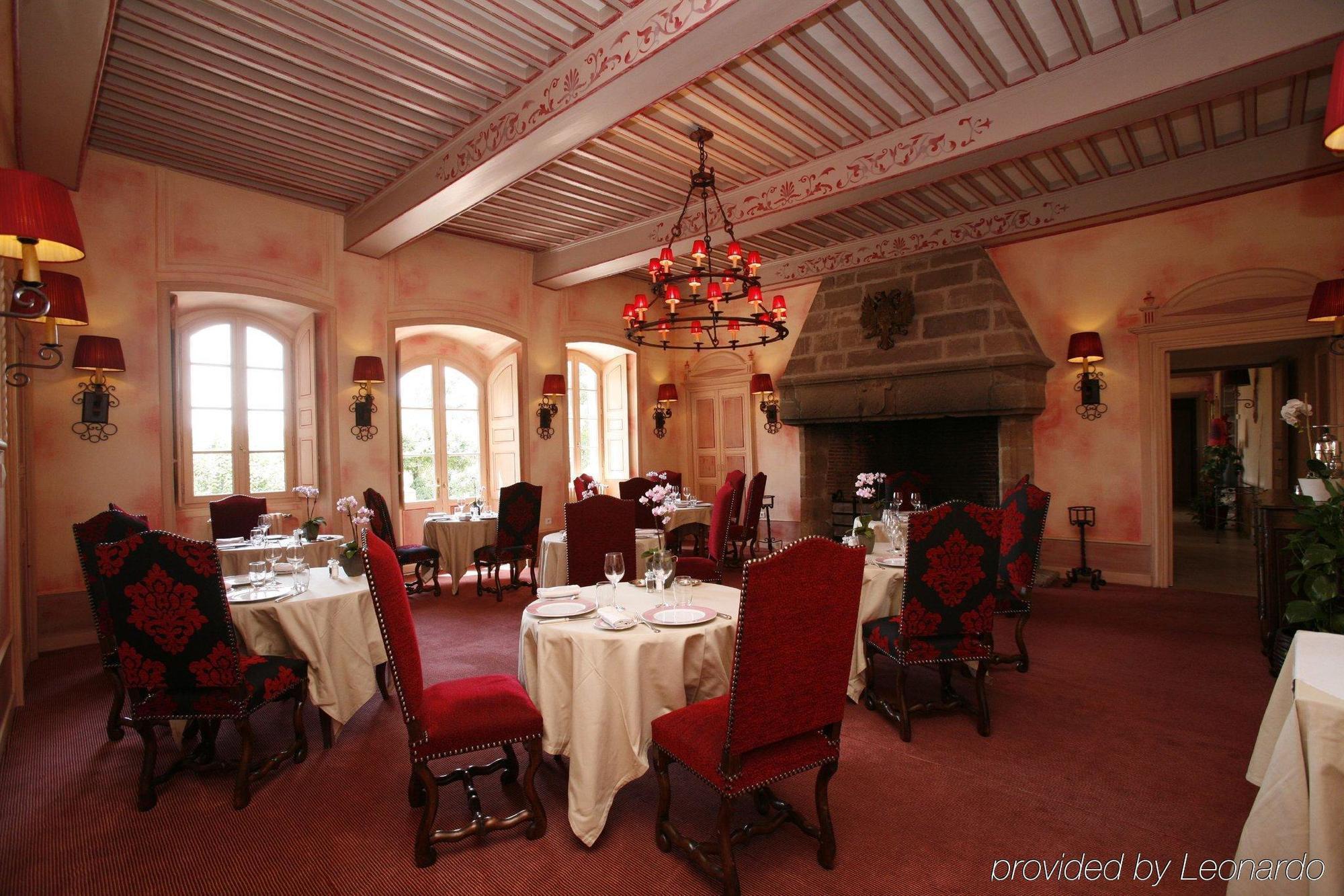 Hotel Chateau De Castel Novel - Les Collectionneurs Varetz Restoran fotoğraf