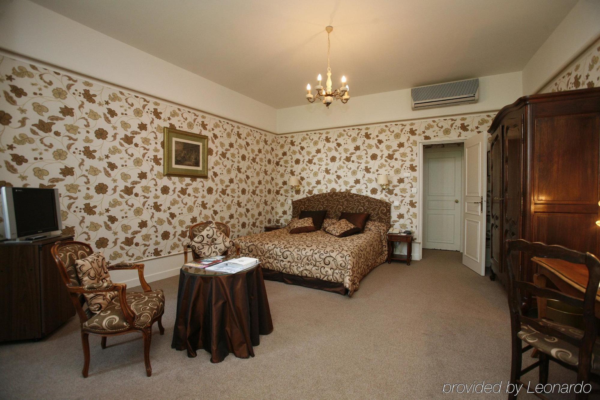 Hotel Chateau De Castel Novel - Les Collectionneurs Varetz Dış mekan fotoğraf