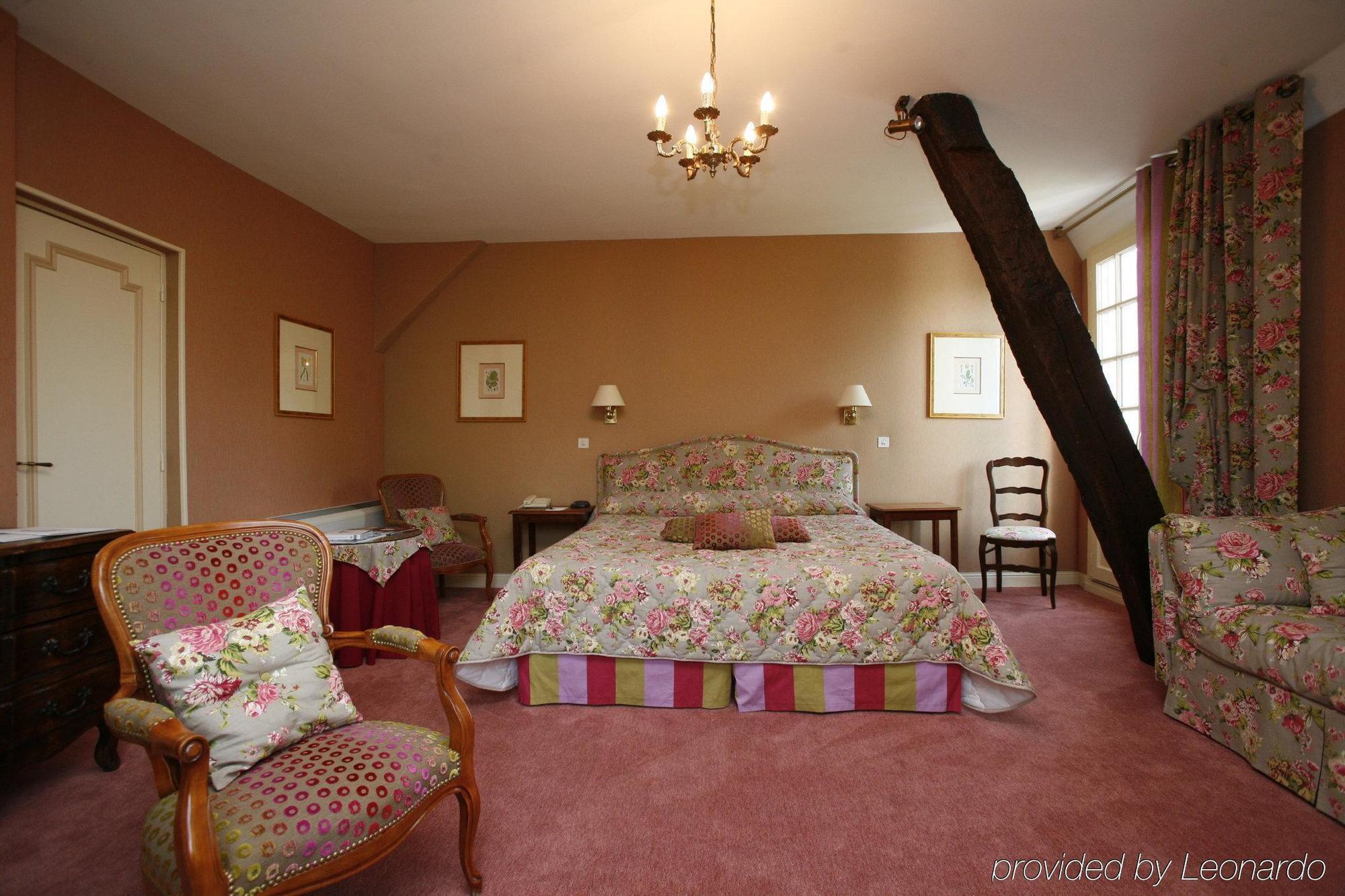 Hotel Chateau De Castel Novel - Les Collectionneurs Varetz Dış mekan fotoğraf