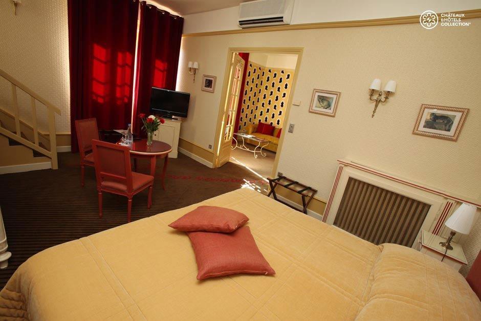 Hotel Chateau De Castel Novel - Les Collectionneurs Varetz Oda fotoğraf