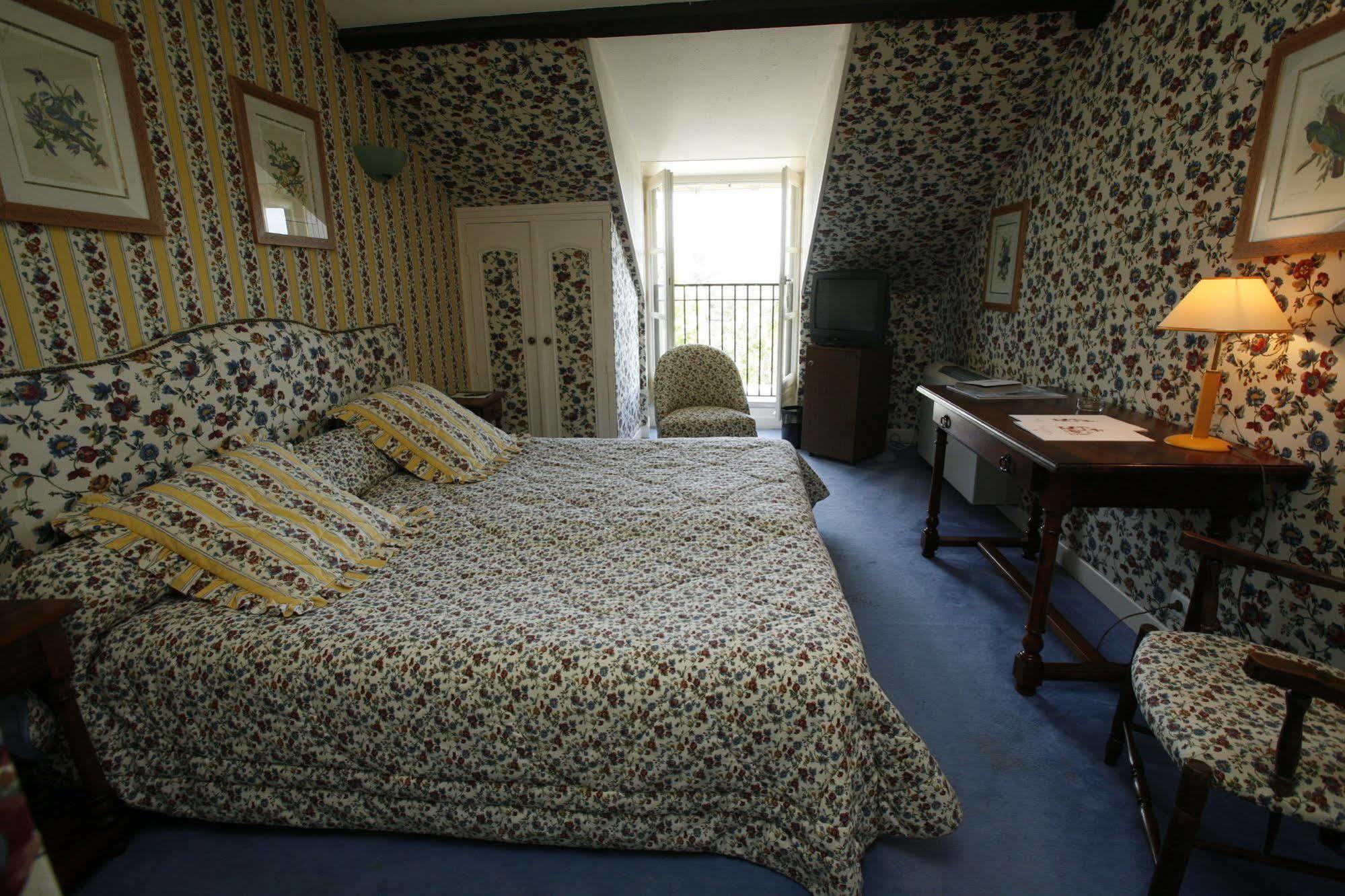Hotel Chateau De Castel Novel - Les Collectionneurs Varetz Dış mekan fotoğraf