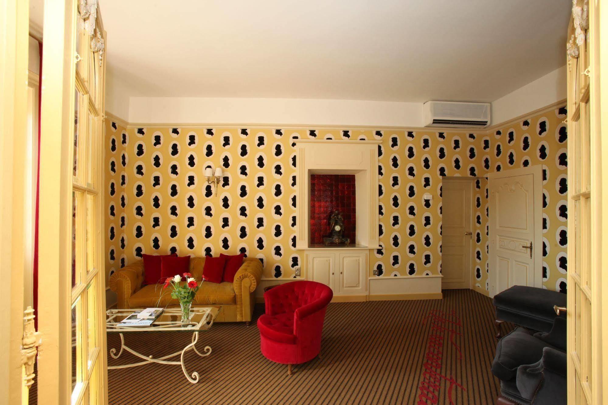 Hotel Chateau De Castel Novel - Les Collectionneurs Varetz Dış mekan fotoğraf